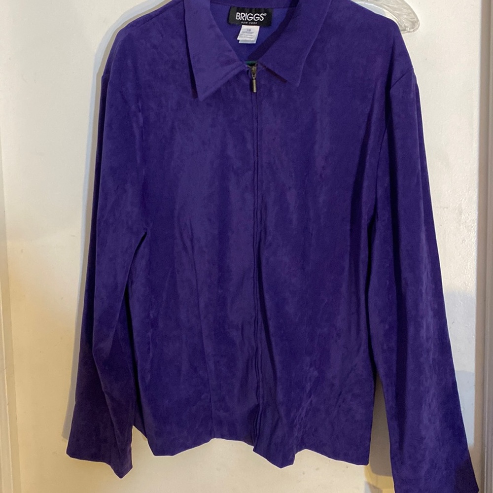 New BRIGGS New York size 16 zip up jacket with shoulder pads. Purple